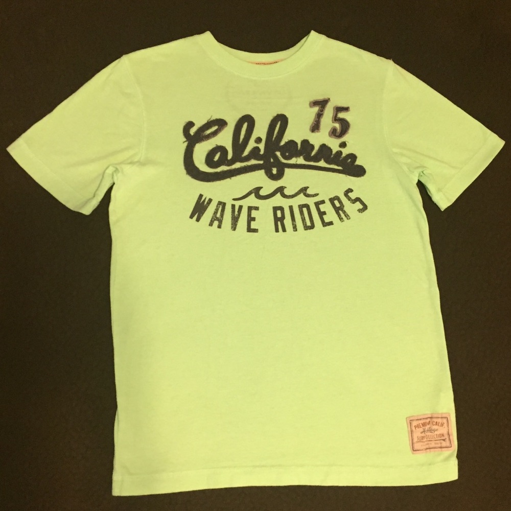 Boys Old Navy large short sleeve T-shirt